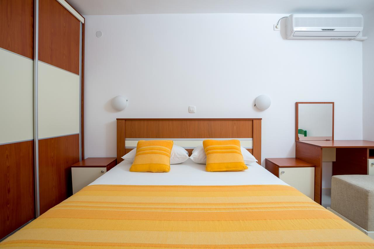 Sofija Apartments Свети Стефан Екстериор снимка