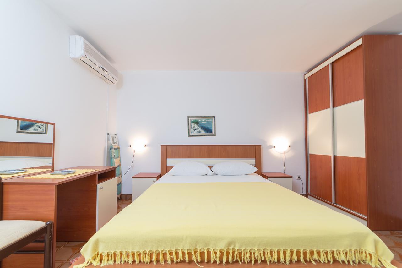 Sofija Apartments Свети Стефан Екстериор снимка